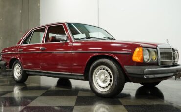 Mercedes-benz-240d-1983-Orient-Red-Maroon-26