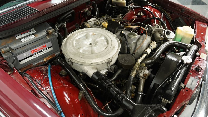 Mercedes-benz-240d-1983-Orient-Red-Maroon-29