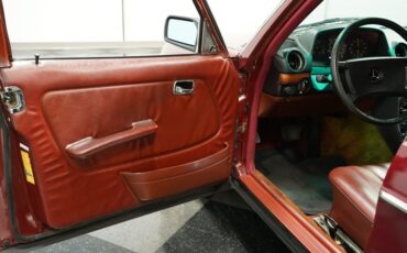 Mercedes-benz-240d-1983-Orient-Red-Maroon-30