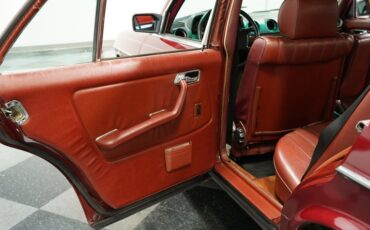 Mercedes-benz-240d-1983-Orient-Red-Maroon-36