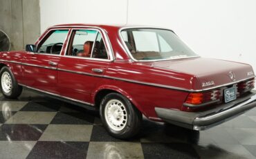 Mercedes-benz-240d-1983-Orient-Red-Maroon-4
