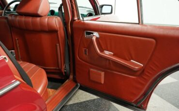 Mercedes-benz-240d-1983-Orient-Red-Maroon-40