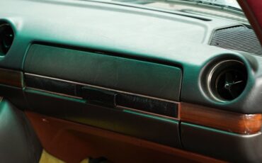 Mercedes-benz-240d-1983-Orient-Red-Maroon-43
