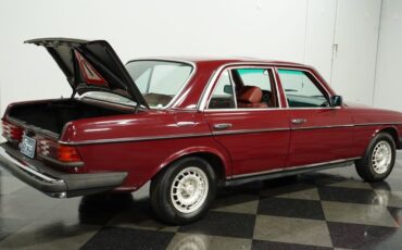 Mercedes-benz-240d-1983-Orient-Red-Maroon-45