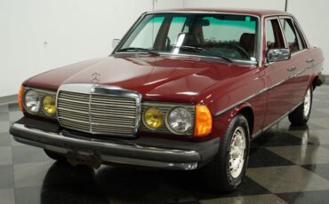 Mercedes-benz-240d-1983-Orient-Red-Maroon-49