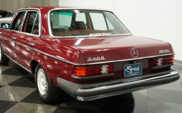 Mercedes-benz-240d-1983-Orient-Red-Maroon-5