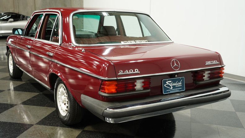 Mercedes-benz-240d-1983-Orient-Red-Maroon-5