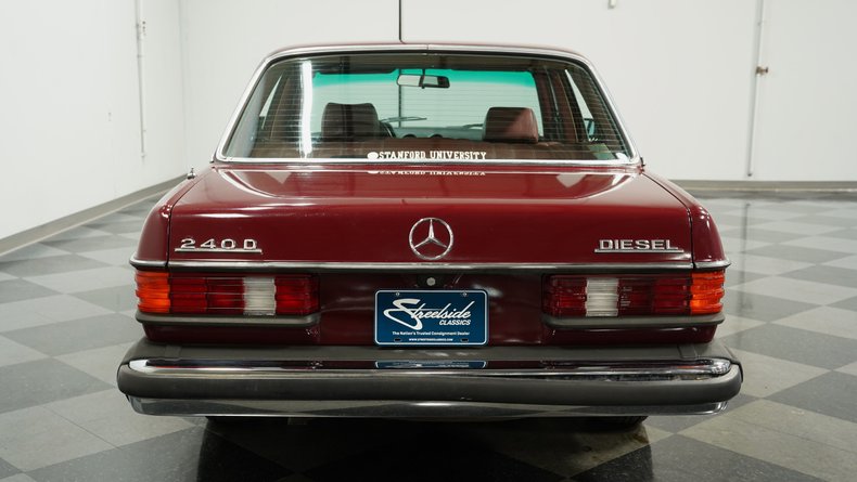 Mercedes-benz-240d-1983-Orient-Red-Maroon-6