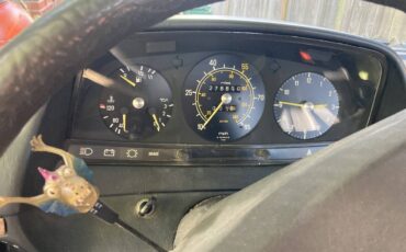 Mercedes-benz-240d-diesel-1980-green-6