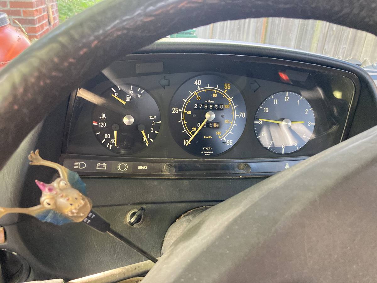Mercedes-benz-240d-diesel-1980-green-6