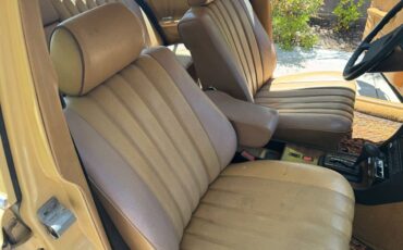 Mercedes-benz-240d-diesel-1982-16