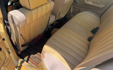Mercedes-benz-240d-diesel-1982-23