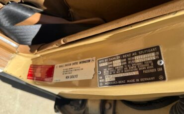 Mercedes-benz-240d-diesel-1982-4