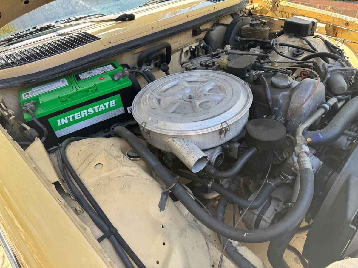 Mercedes-benz-240d-diesel-1982-5