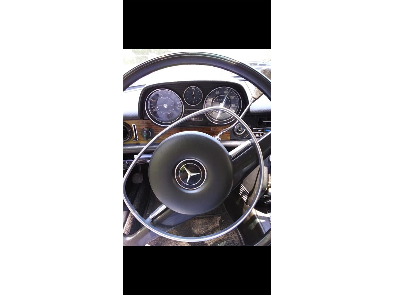 Mercedes-benz-250-1972-white-black-7