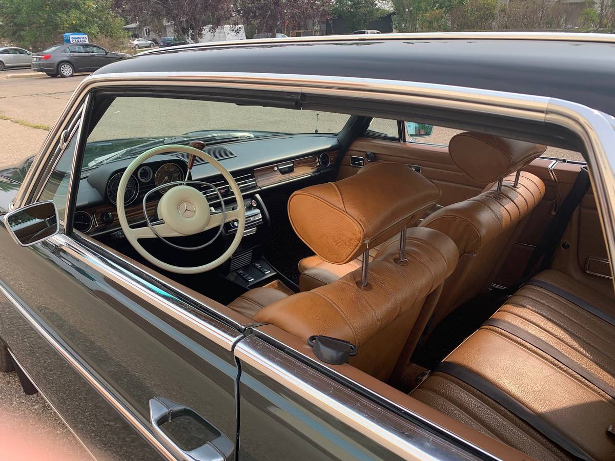 Mercedes-benz-250c-1971-green-5