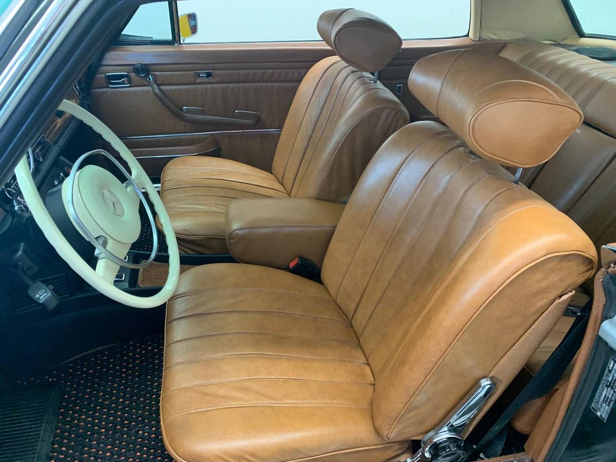 Mercedes-benz-250c-1971-green-6