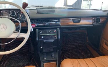 Mercedes-benz-250c-1971-green-8
