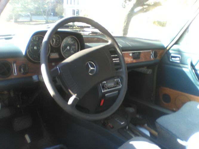 Mercedes-benz-280-1975-2