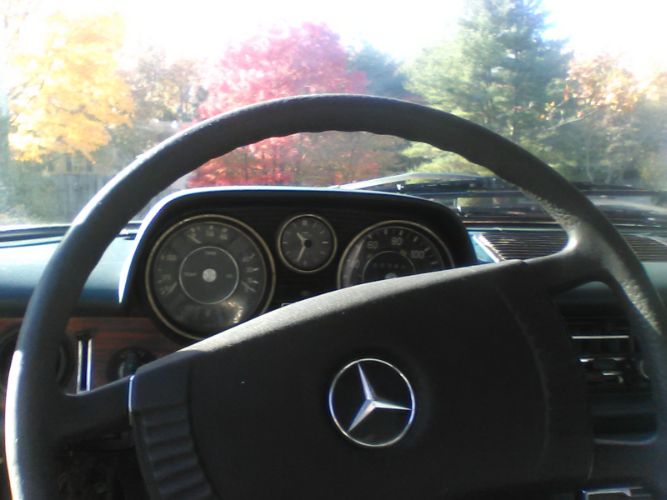 Mercedes-benz-280-1975-3