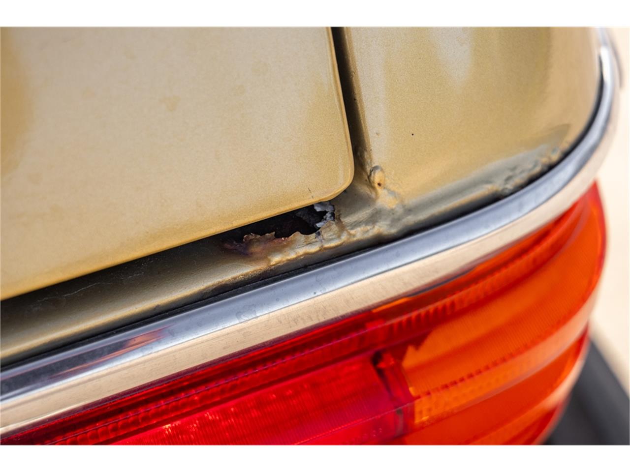 Mercedes-benz-280-1976-Gold-Tan-27