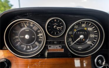 Mercedes-benz-280-1976-Gold-Tan-42