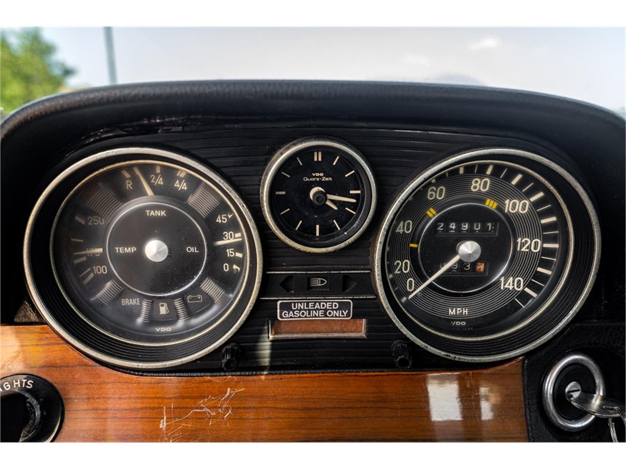 Mercedes-benz-280-1976-Gold-Tan-42