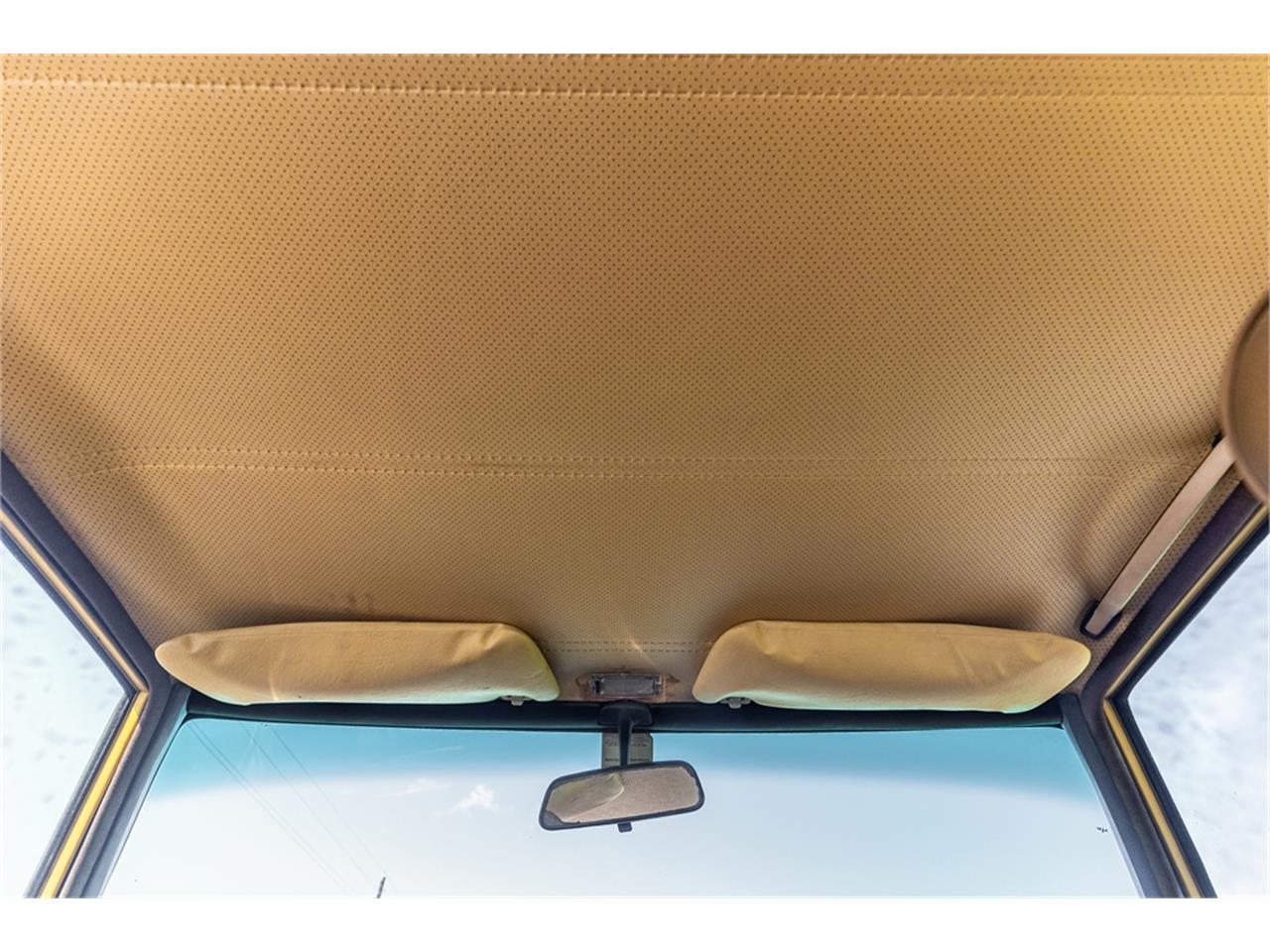 Mercedes-benz-280-1976-Gold-Tan-52