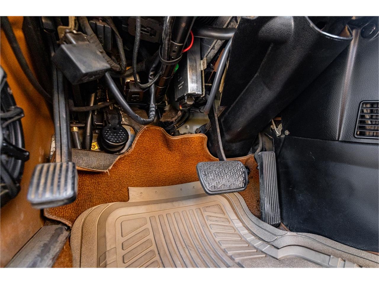 Mercedes-benz-280-1976-Gold-Tan-55