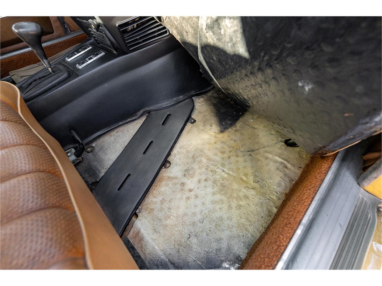 Mercedes-benz-280-1976-Gold-Tan-58