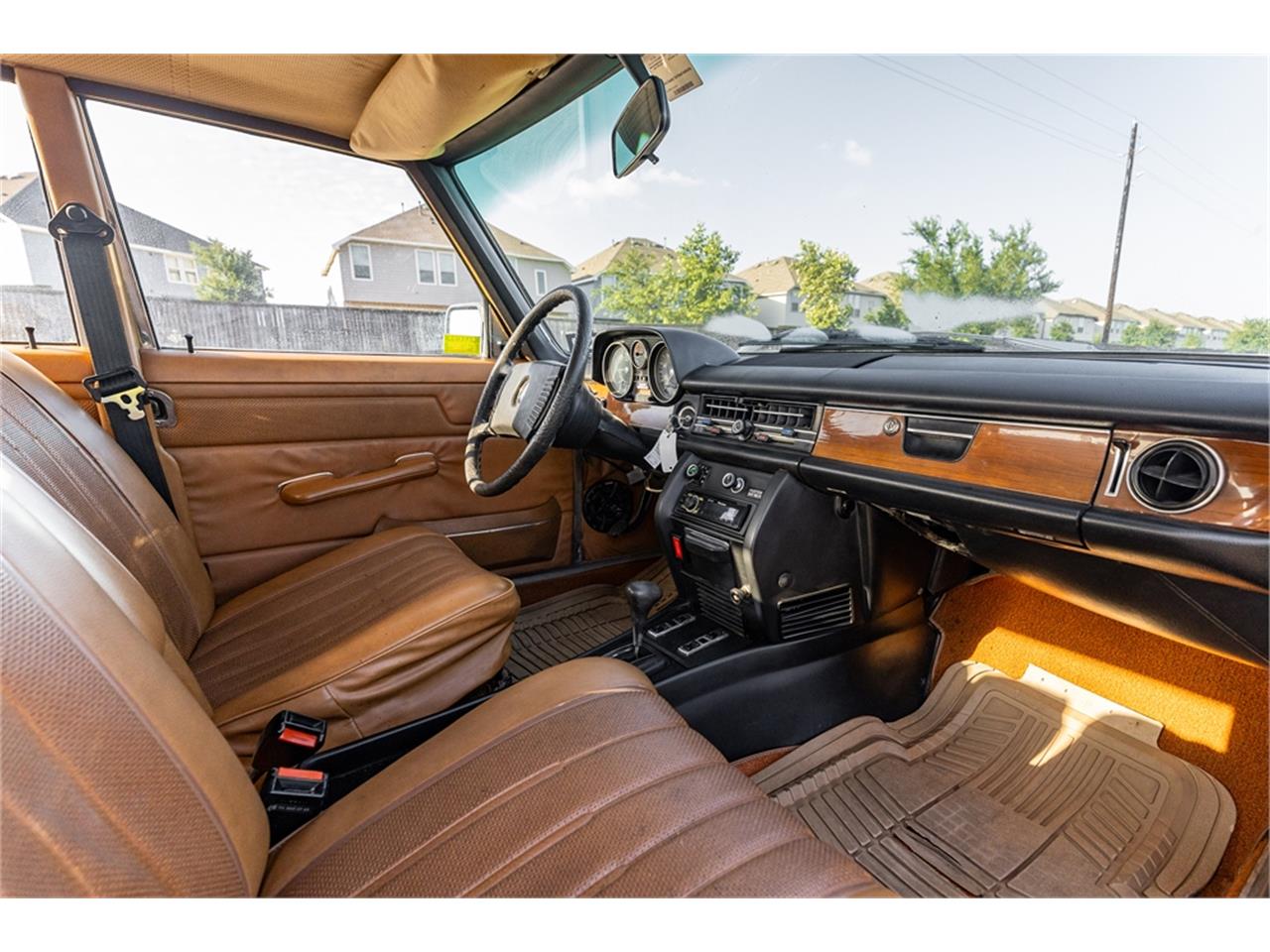 Mercedes-benz-280-1976-Gold-Tan-6