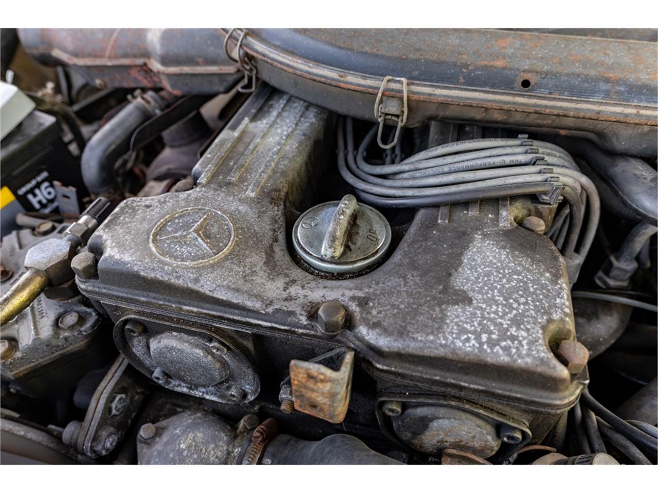 Mercedes-benz-280-1976-Gold-Tan-68
