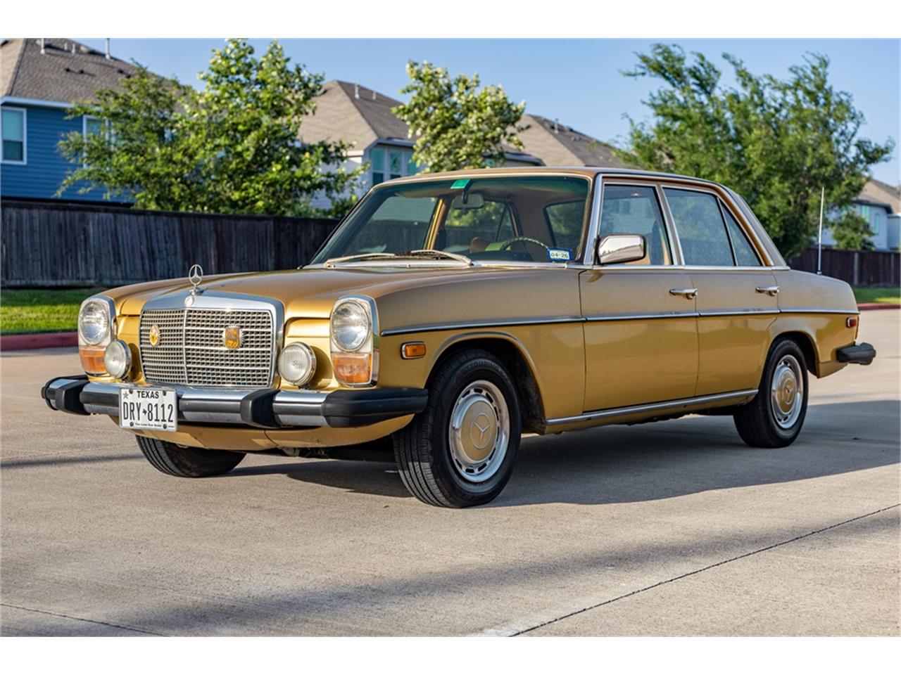 Mercedes-benz-280-1976-Gold-Tan