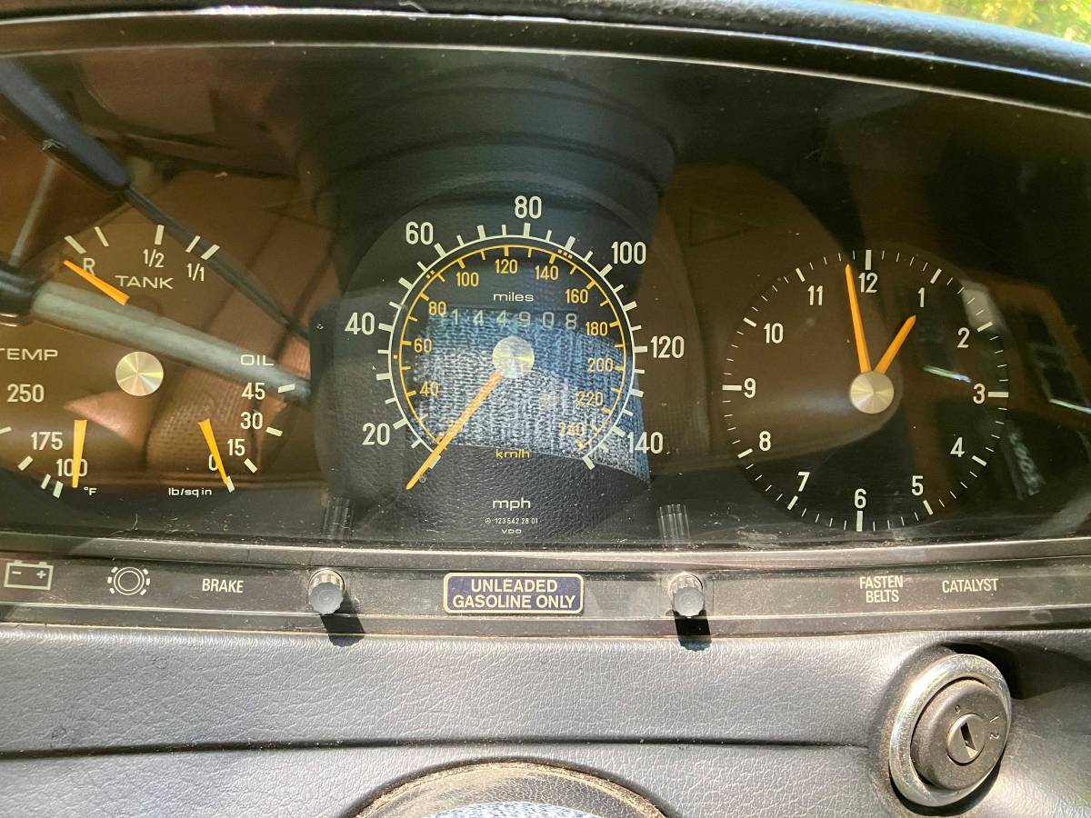 Mercedes-benz-280ce-1978-3