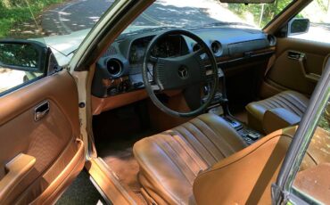 Mercedes-benz-280ce-1978-4