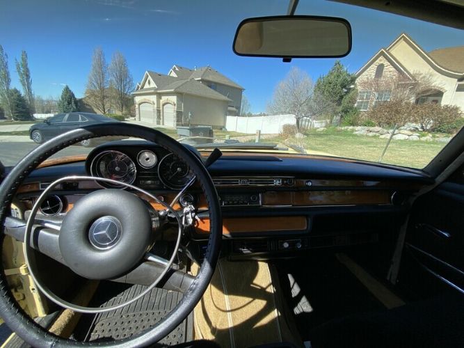 Mercedes-benz-280s-1968-Cream-3