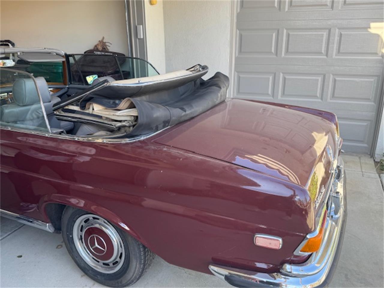 Mercedes-benz-280se-1970-Burgundy-grey-3