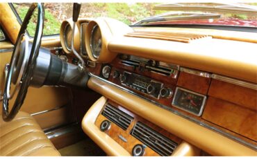 Mercedes-benz-280se-1971-Red-Tan-21