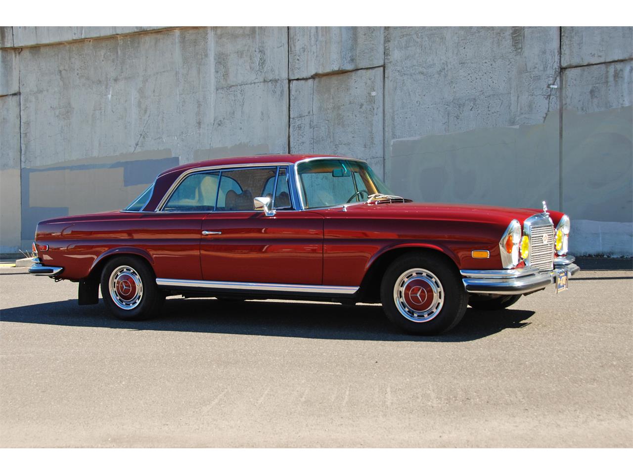 Mercedes-benz-280se-1971-Red-Tan-32