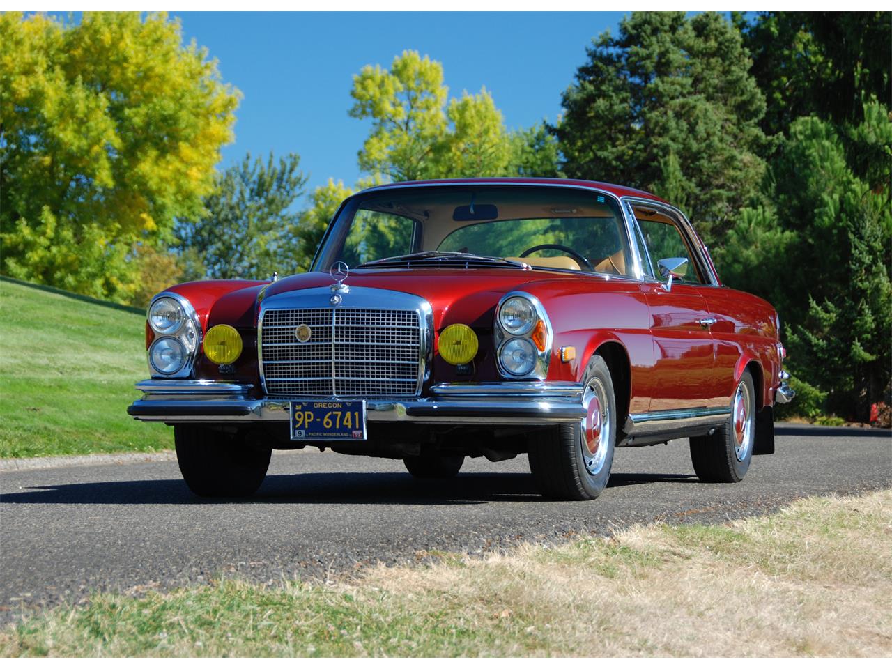 Mercedes-benz-280se-1971-Red-Tan