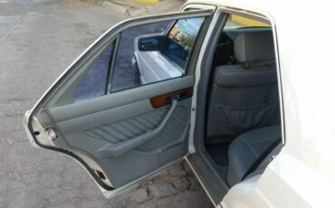 Mercedes-benz-280se-1981-1