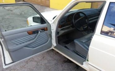 Mercedes-benz-280se-1981-10