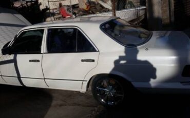 Mercedes-benz-280se-1981-11