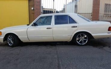Mercedes-benz-280se-1981-12