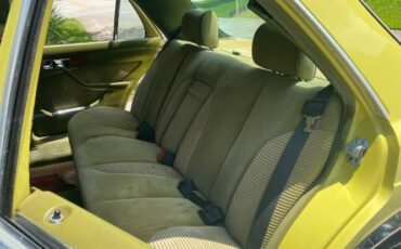 Mercedes-benz-280se-1981-Yellow-12