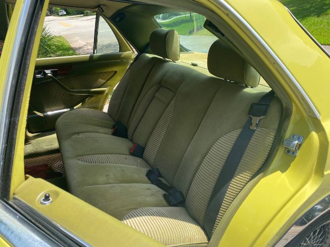 Mercedes-benz-280se-1981-Yellow-12