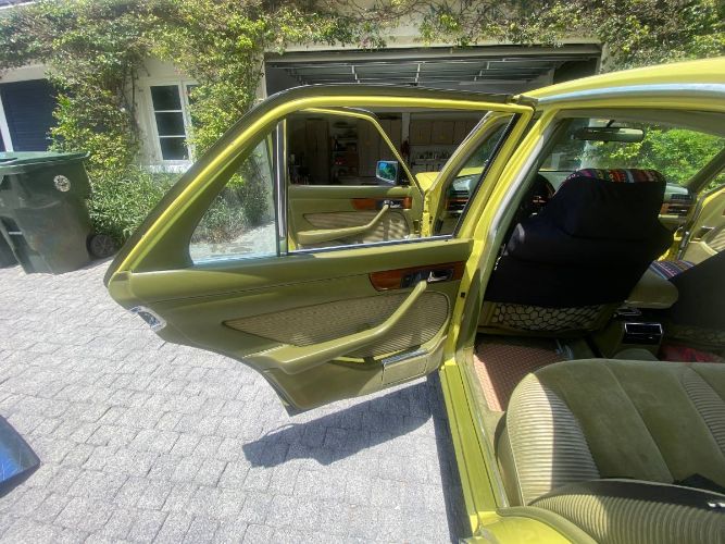 Mercedes-benz-280se-1981-Yellow-14