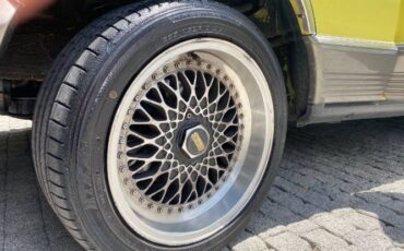 Mercedes-benz-280se-1981-Yellow-16
