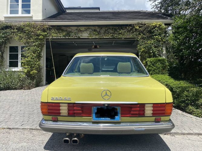 Mercedes-benz-280se-1981-Yellow-19