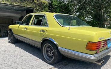 Mercedes-benz-280se-1981-Yellow-21